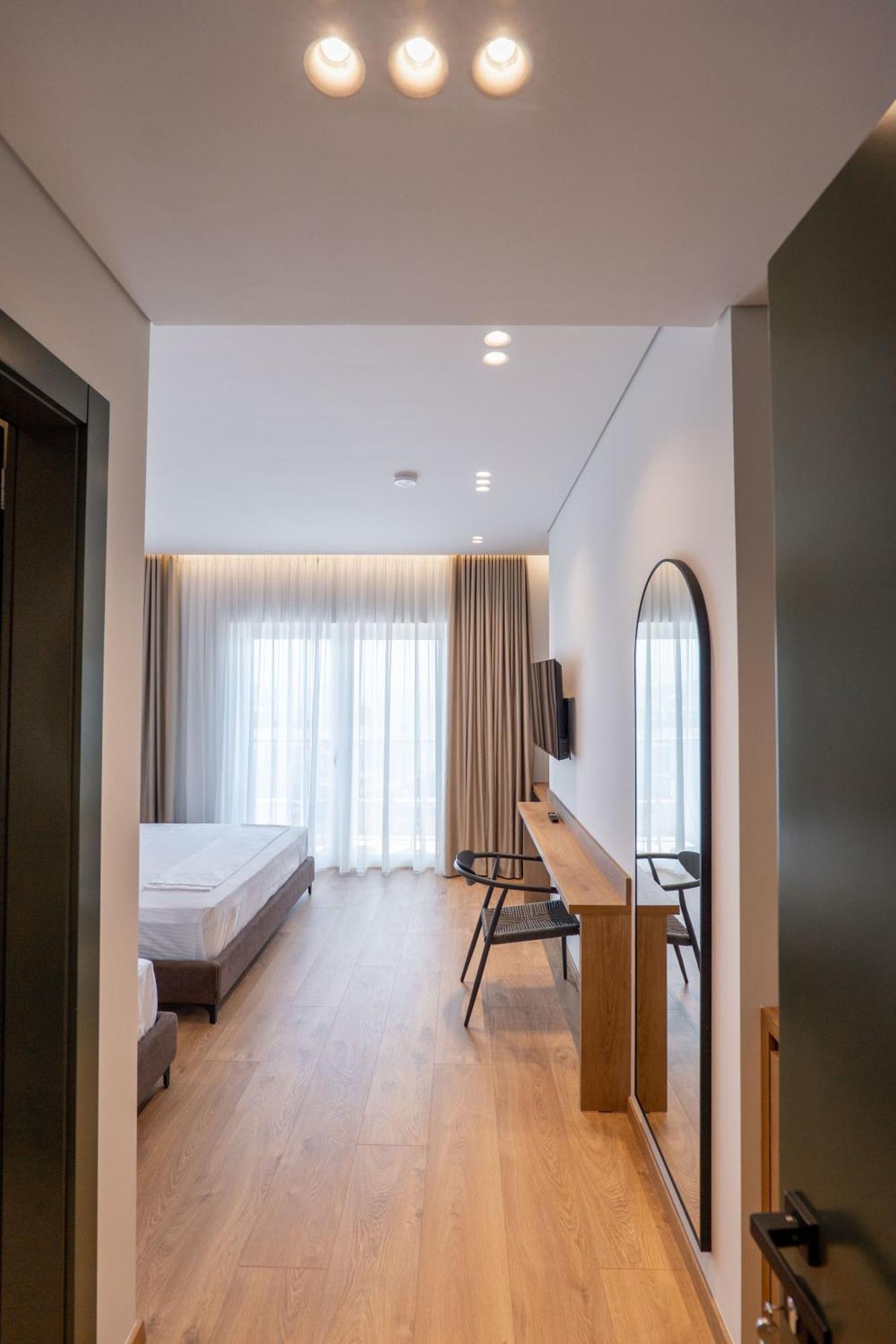 Kamara Hotel *
