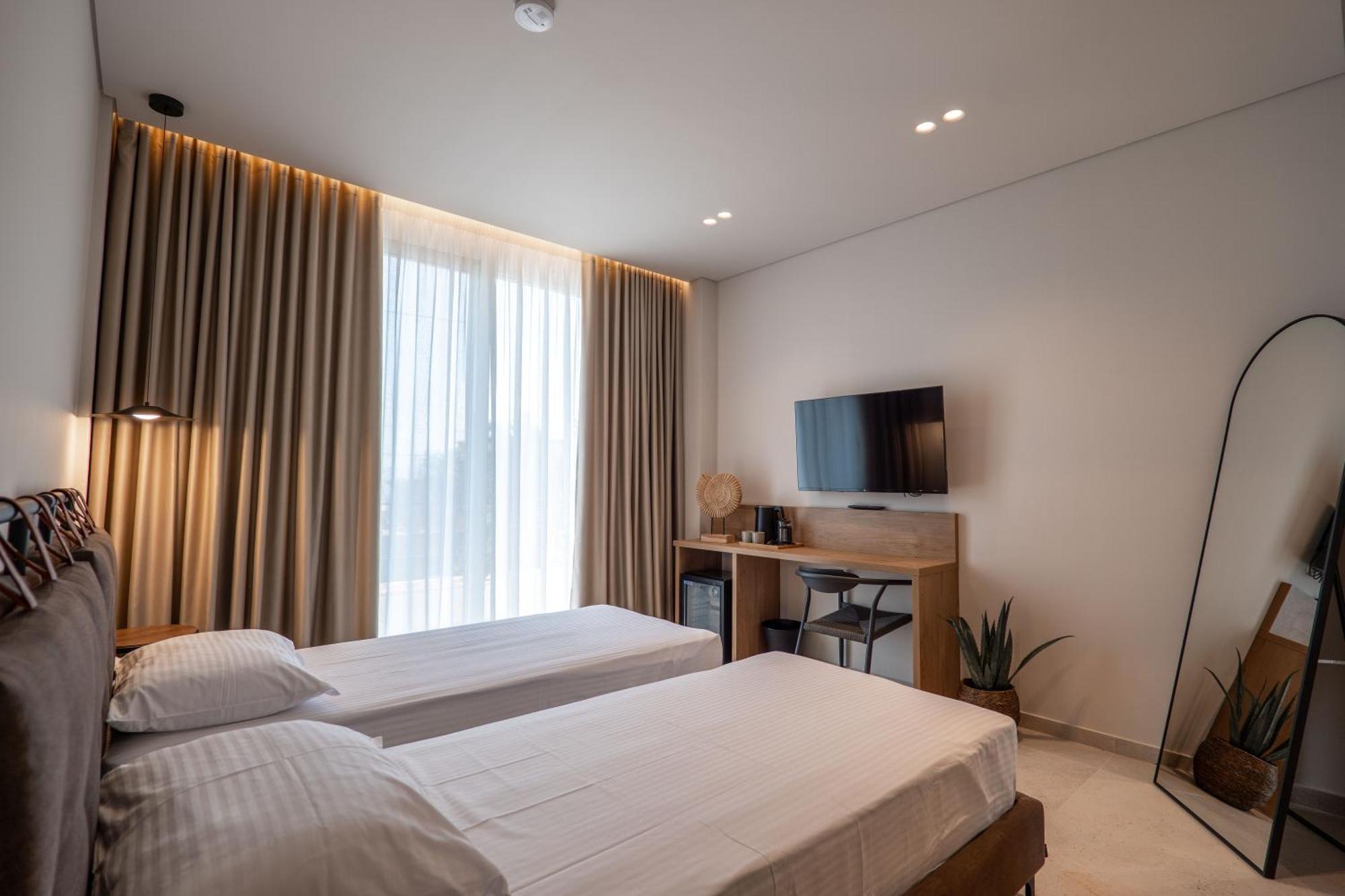 Kamara Hotel *